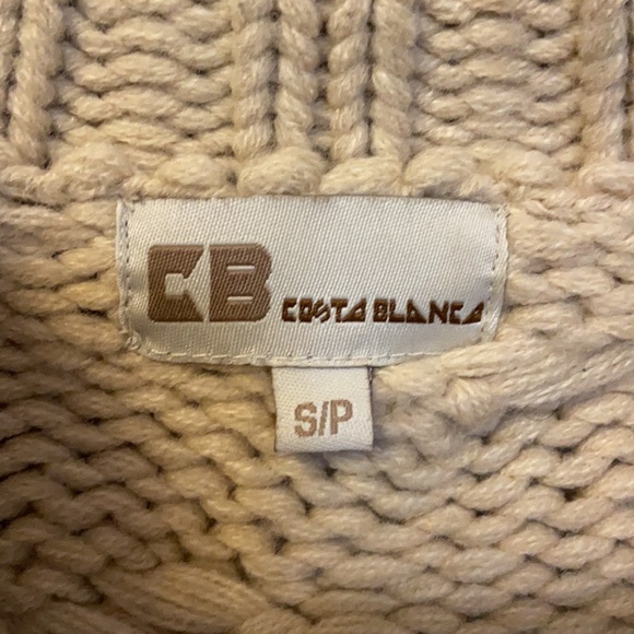 Costa Blanca Knit Shacket - Picture 4 of 11